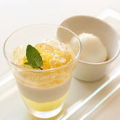 【THE COURTYARD KITCHEN】<br>6月のデザートのご案内