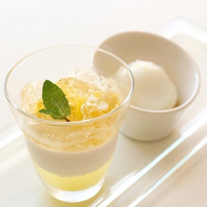 【THE COURTYARD KITCHEN】<br>6月のデザートのご案内