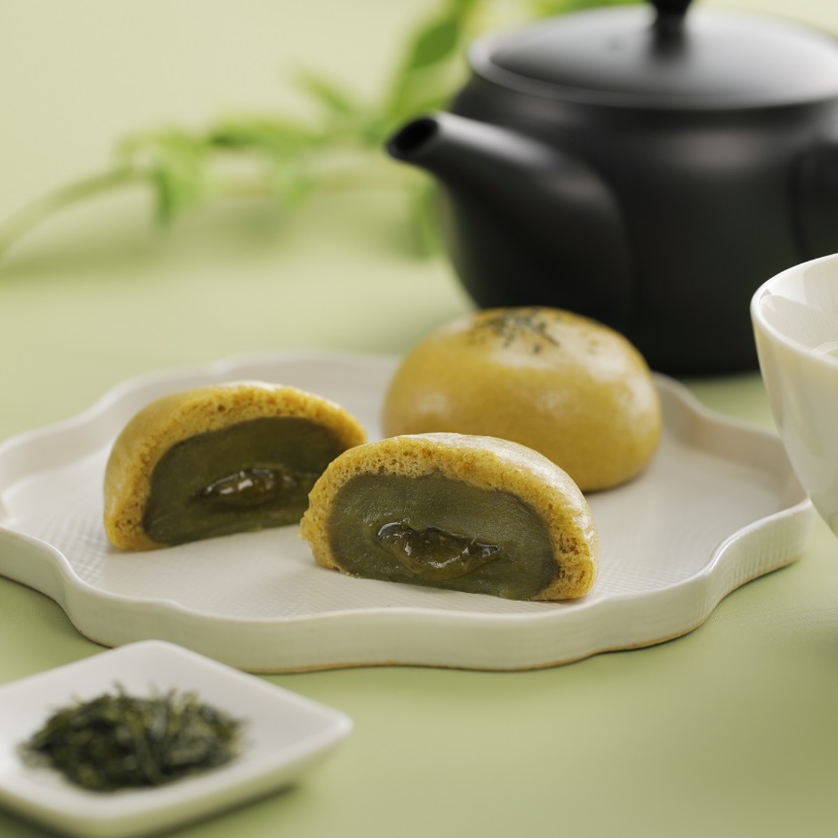 まんじゅう 春華堂】<br>とろ～り蜜×もちもち生地が自慢の<br>蜜まんじゅう